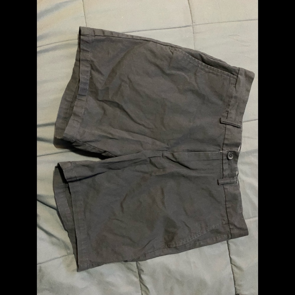 Old navy 6” ultimate slim charcoal grey shorts